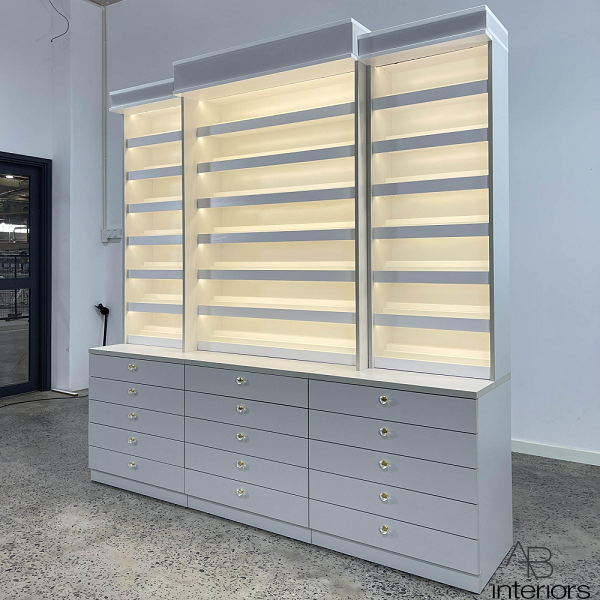 Tủ trưng bày đa năng sang trọng TTB037