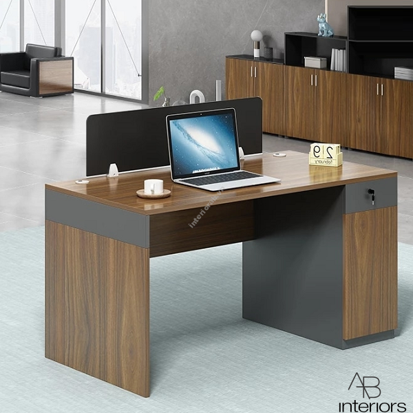 Bàn văn phòng có vách ngăn BLV017