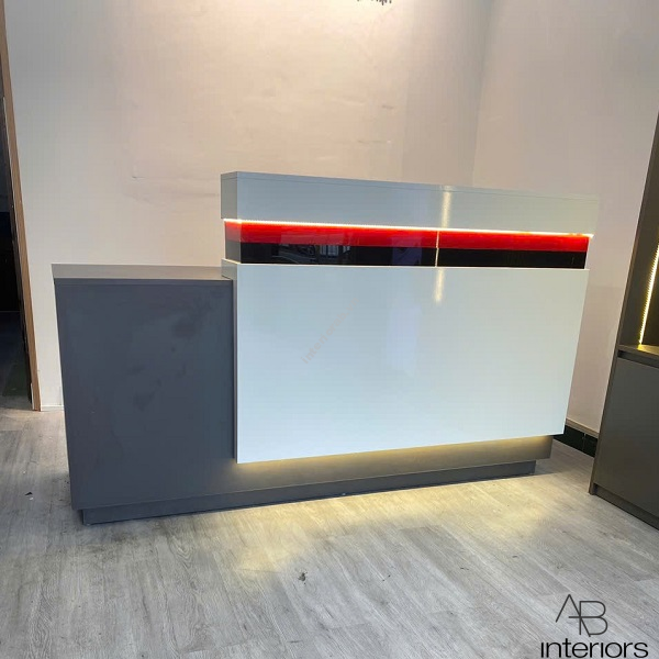 Quầy lễ tân 1m8 sang trọng QLT041