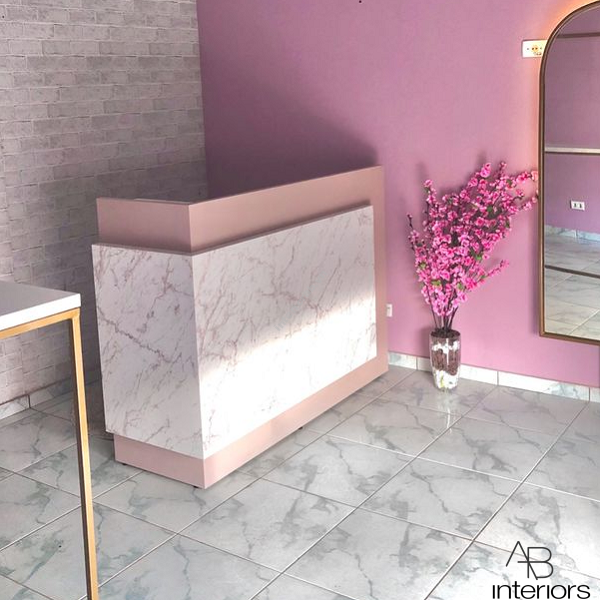 Quầy spa màu hồng phối vân đá QLT042