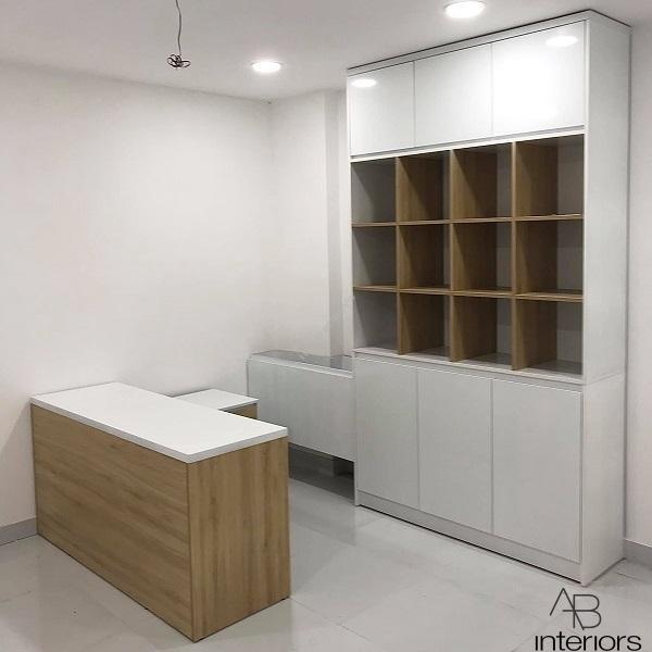 Tủ trưng bày kịch trần TTB065