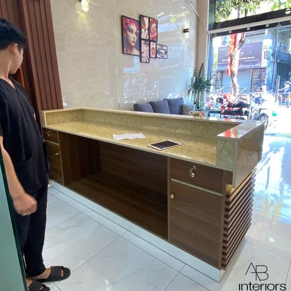 Quầy lễ tân 2m4 đẹp QLT066-1