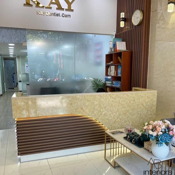 Quầy lễ tân 2m4 đẹp QLT066