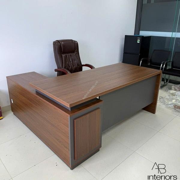 Bàn giám đốc chữ L 1m8 x 1m6 BGD011