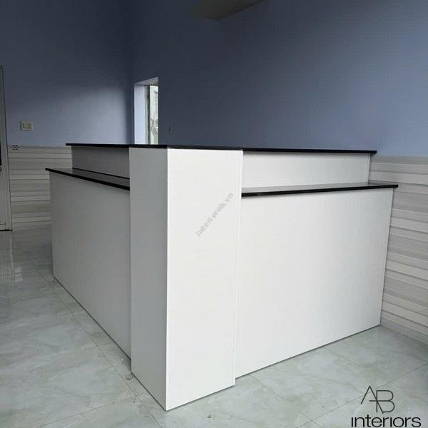 Quầy bar 2 tầng mặt đá QB049