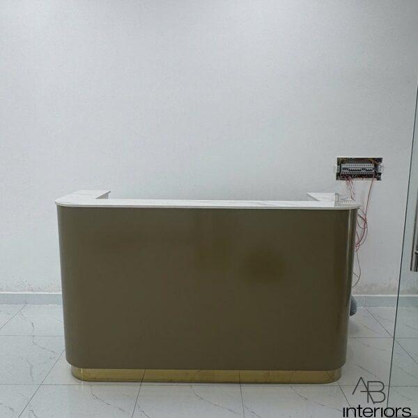 Quầy lễ tân 1m8 bo cong 2 đầu mặt đá QLT072