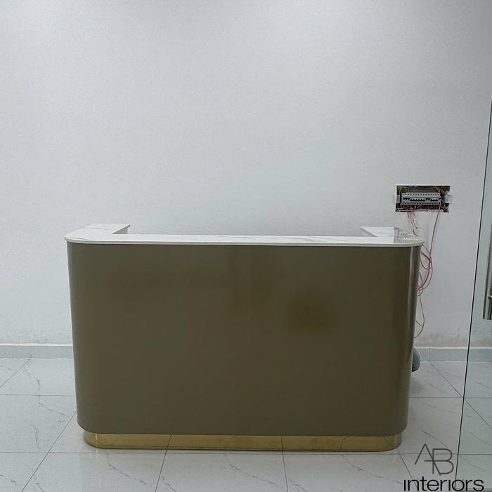 Quầy lễ tân 1m8 bo cong 2 đầu mặt đá QLT072