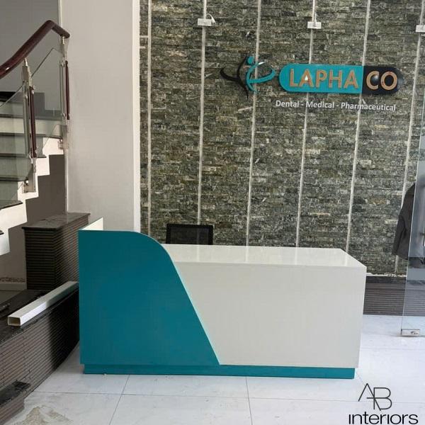 Quầy lễ tân 1m8 sơn xanh ngọc QLT071