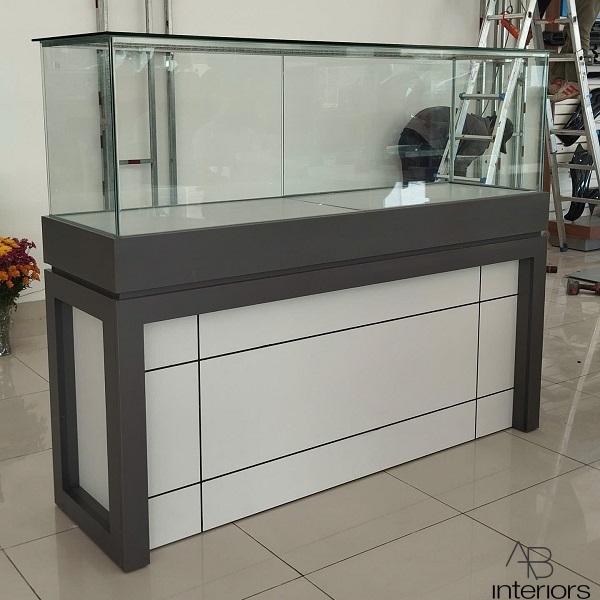 Tủ trưng bày đồng hồ giá rẻ TTB082