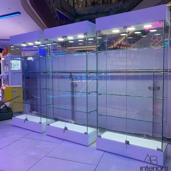 Tủ kính trong suốt có đèn LED TTB090